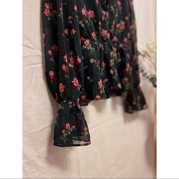 Missguided | Floral Blouse - Picture 4 of 6